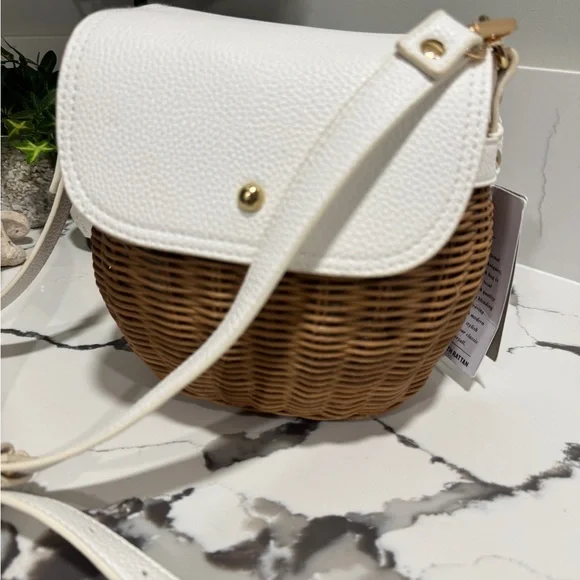 Tommy Bahama bag rattan wicker white bag White and Brown Woven Crossbody Bag - Picture 5 of 10